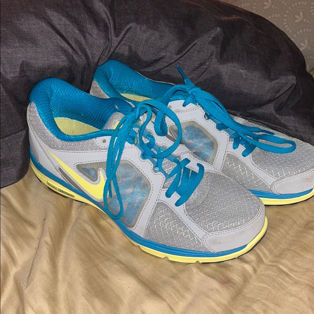 Nike Dual Fusion running shoes size 8